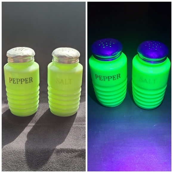 Jadeite uranium salt and pepper shakers - Picture 1 of 11